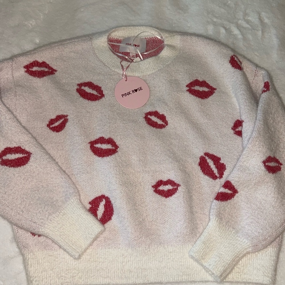 Pink rose Valentine’s Day, lipstick kiss lips sweater. 💋💋💋 - Picture 2 of 10